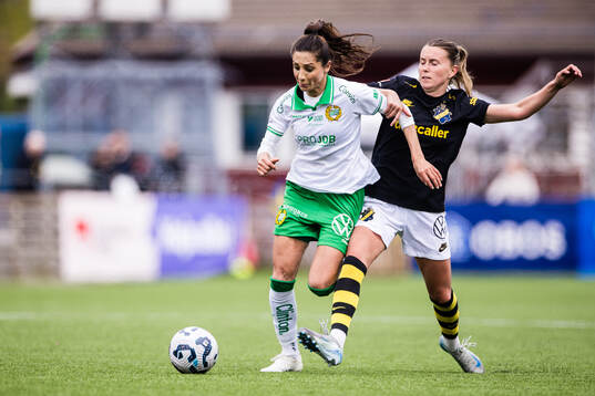 Hammarbys Nadia Nadim och AIKs Adelisa Grabus