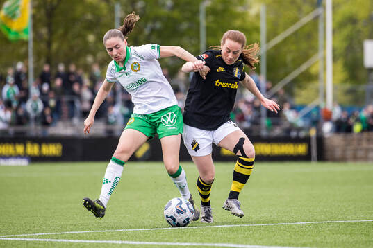 Hammarbys Smilla Vallotto och AIKs Ella Reidy