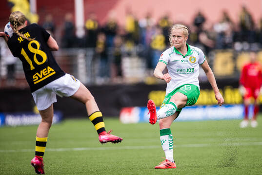 AIKs Nova Selin och Hammarbys Julie Blakstad