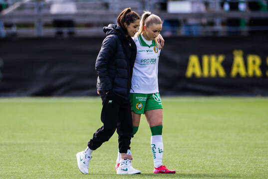 Hammarbys Nadia Nadim och Anna Jøsendal deppar