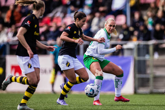 AIKs Daniella Famili och Hammarbys Cathinka Tandberg