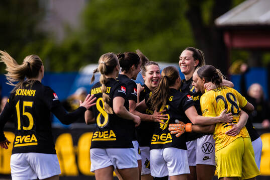 AIKs Villemo Dahlqvist, Daniella Famili,, Felicia Saving,