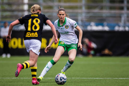 Hammarbys Bella Andersson och AIKs Nova Selin