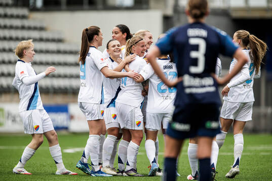 Djurgårdens Therese Åsland jublar