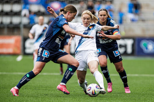 Linköpings Polly Doran och Emma Lennartsson och