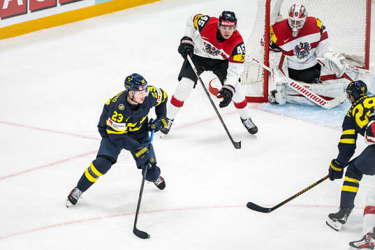 Lucas Raymond of Sweden and Gregor Biber of Austria