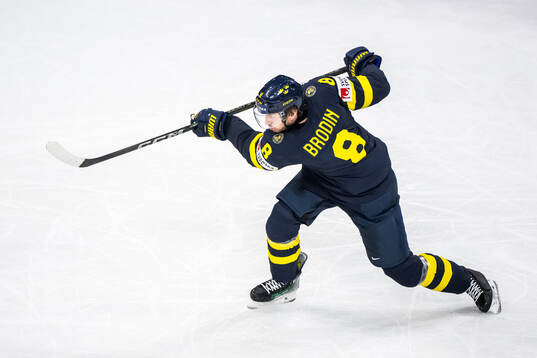 Jonas Brodin of Sweden scores 2-2