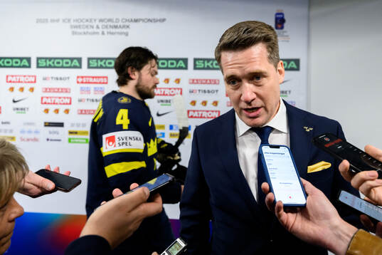 Head coach Sam Hallam of Sweden
