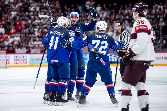 Bläddra bland fler bilder av 2025 IIHF Ice Hockey World Championship, Day 2, France - Latvia