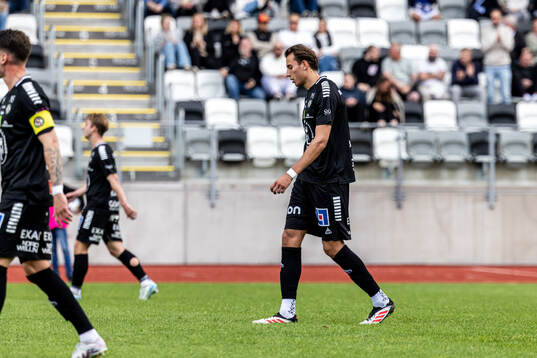 Örebros Melvin Bajrovic deppar