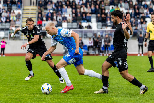 Oddevolds Olle Kjellman Olblad och Örebros Lucas Shlimon