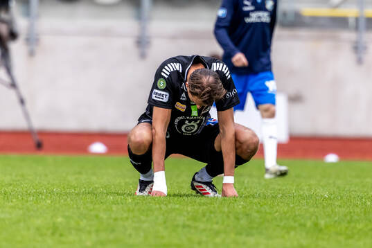 Örebros Melvin Bajrovic deppar
