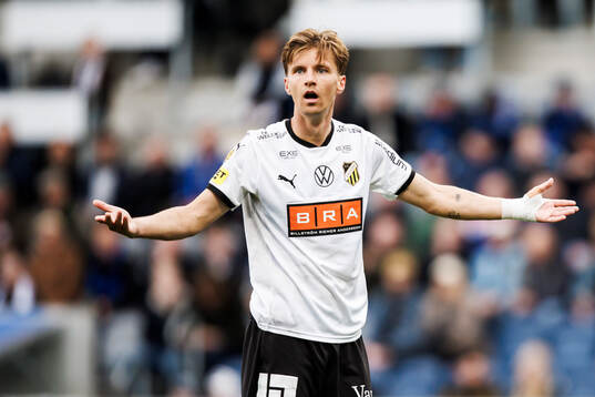 Häckens Samuel Leach Holm reagerar