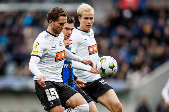 Häckens Adam Lundkvist och Harry Hilvenius mot Sirius Isak
