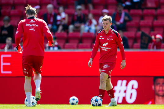 Aune Heggebø of Brann warms up