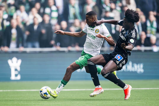 Hammarbys Paulos Abraham och IFK Norrköpings Kojo Peprah