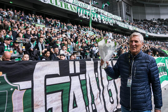 Sören Cratz hyllas