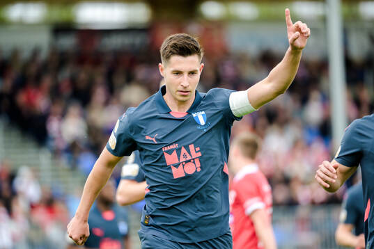 Malmö FFs Lasse Berg Johnsen jublar
