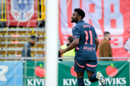 Malmö FFs Emmanuel Ekong jublar