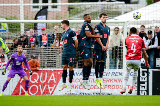 Malmö FFs Lasse Berg Johnsen, Isaac Thelin och Colin