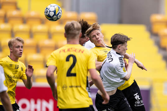 Elfsborgs Kasper Örtegren och Örebros Petter Lillhager