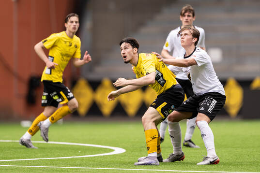 Elfsborgs Lendrit Neziri och Örebros Isak Berthling