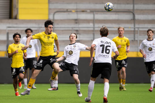Elfsborgs Lendrit Neziri och Örebros Emil Nordvall