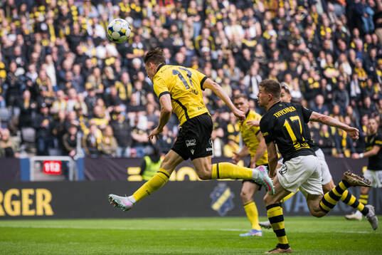 Mjällbys Elliot Stroud gör 0-1