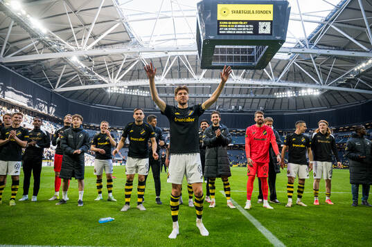 AIKs Anton Salétros jublar