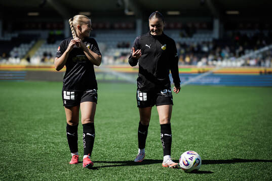 Häckens Matilda Nildén och Hanna Wijk
