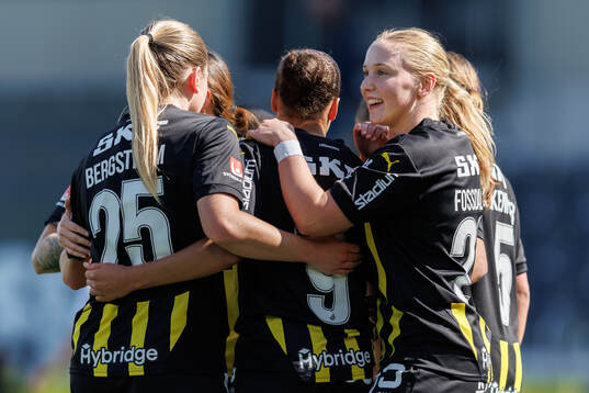 Häckens Felicia Schröder jublar