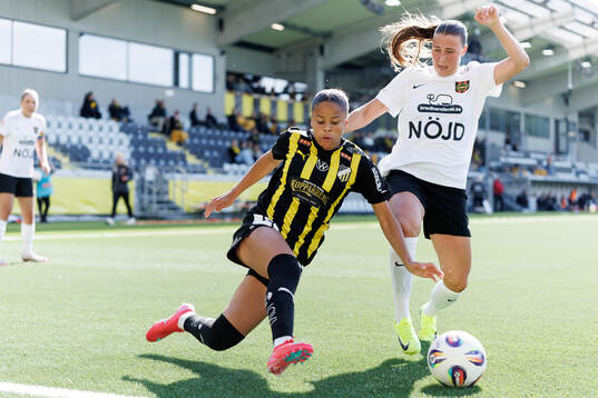 Häckens Felicia Schröder och Brommapojkarnas Emilia