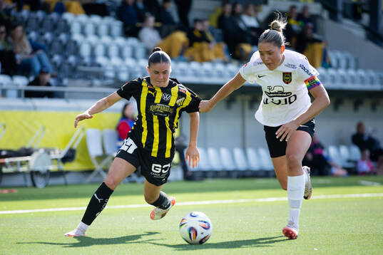 Häckens Hanna Wijk och Brommapojkarnas Tuva Ölvestad