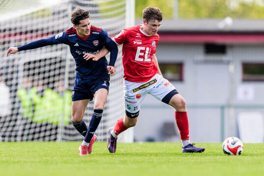 Rosengårds Adrian Colak och Norrbys Max Andersson