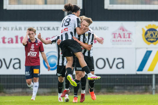 Landskronas Gustaf Bruzelius och André Alvarez Perez jublar