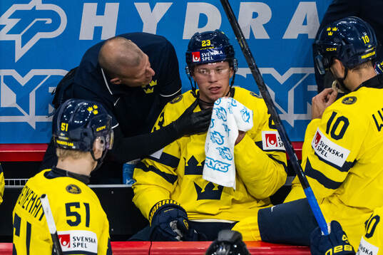 Lucas Raymond of Sweden in pain