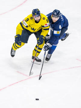 Filip Forsberg of Sweden and Mikko Lehtonen of Finland