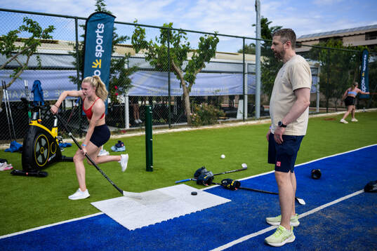 Ice hockey athlete Wilma Sundin and head coach Ulf Lundberg