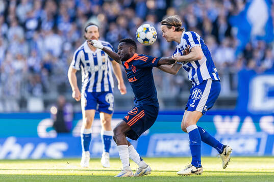 Djurgårdens Tokmac Nguen och IFK Göteborgs August