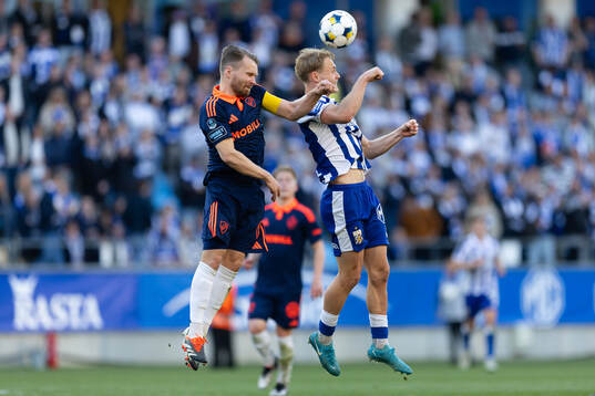 Djurgårdens Jacob Une och IFK Göteborgs Max Fenger