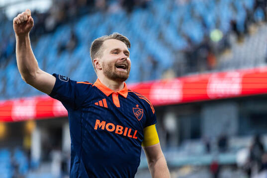 Djurgårdens Jacob Une jublar