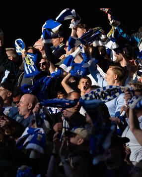IFK Göteborgs supportrar jublar