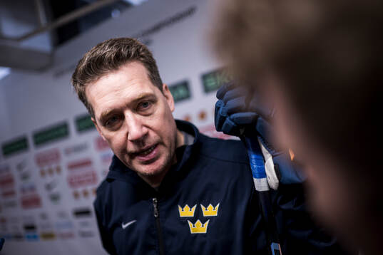Head coach Sam Hallam of Sweden