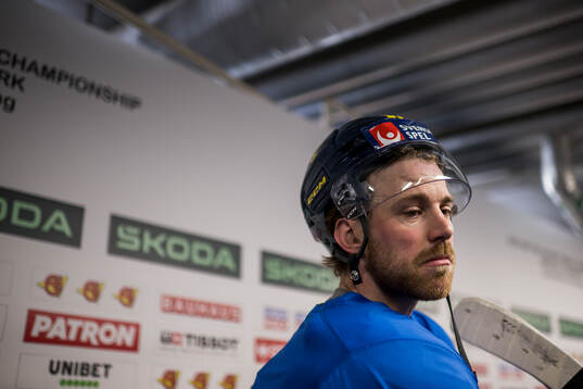 Elias Lindholm of Sweden