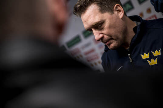 Head coach Sam Hallam of Sweden