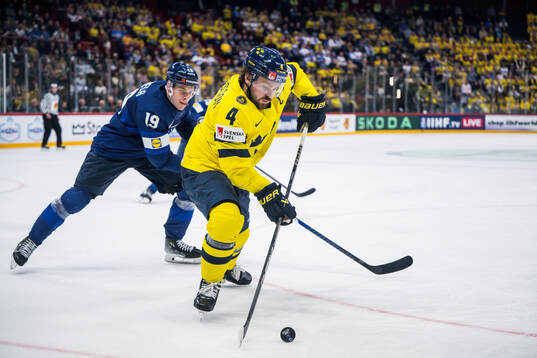 Waltteri Merelä of Finland and Rasmus Andersson of Sweden