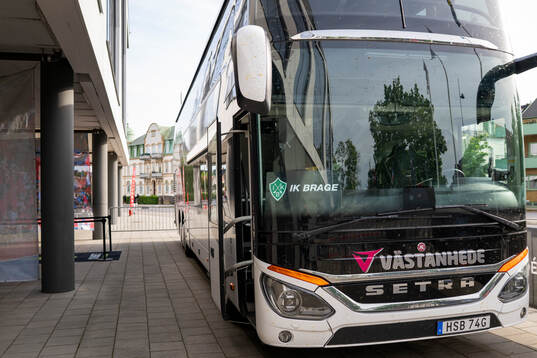Brages buss parkerad utanför Olympia