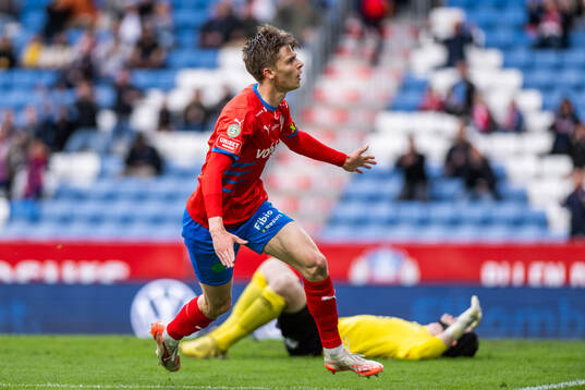 Helsingborgs Adrian Svanbäck jublar