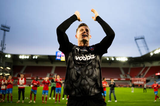 Helsingborgs målvakt Johan Brattberg jublar