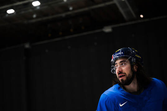 Mika Zibanejad at a practice session